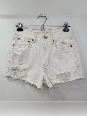 American Eagle White 90’s Boyfriend Shorts